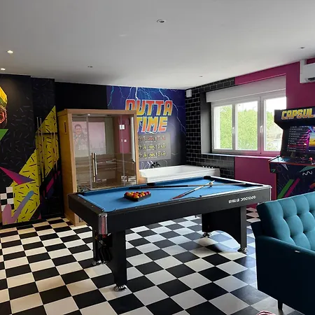 Apartment Capsule Retour Vers Le Futur Maubeuge
